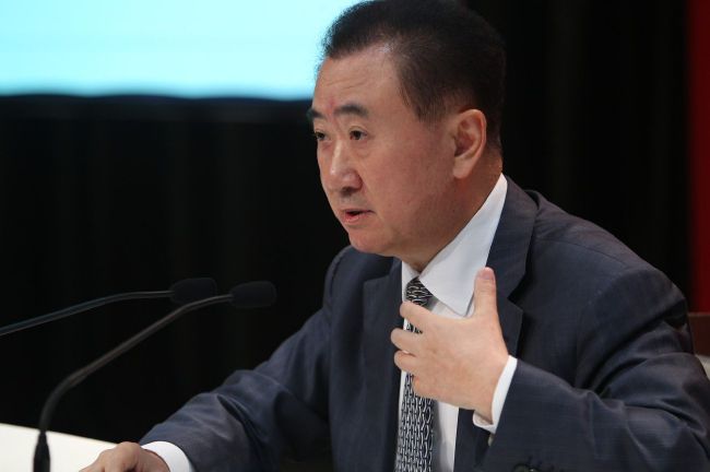 格伦·克洛斯、莎拉·保罗森、泰亚娜·泰勒、金·卡戴珊、妮... 法鲨归来！