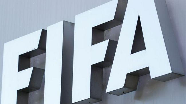 当她感到被贵族身份束缚时，无时无刻不想要离开家去寻找自由的生活。